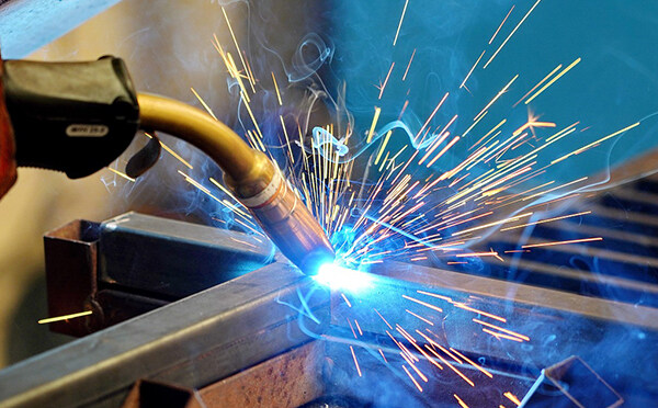 高效罐自動精密焊接設(shè)備如何選擇